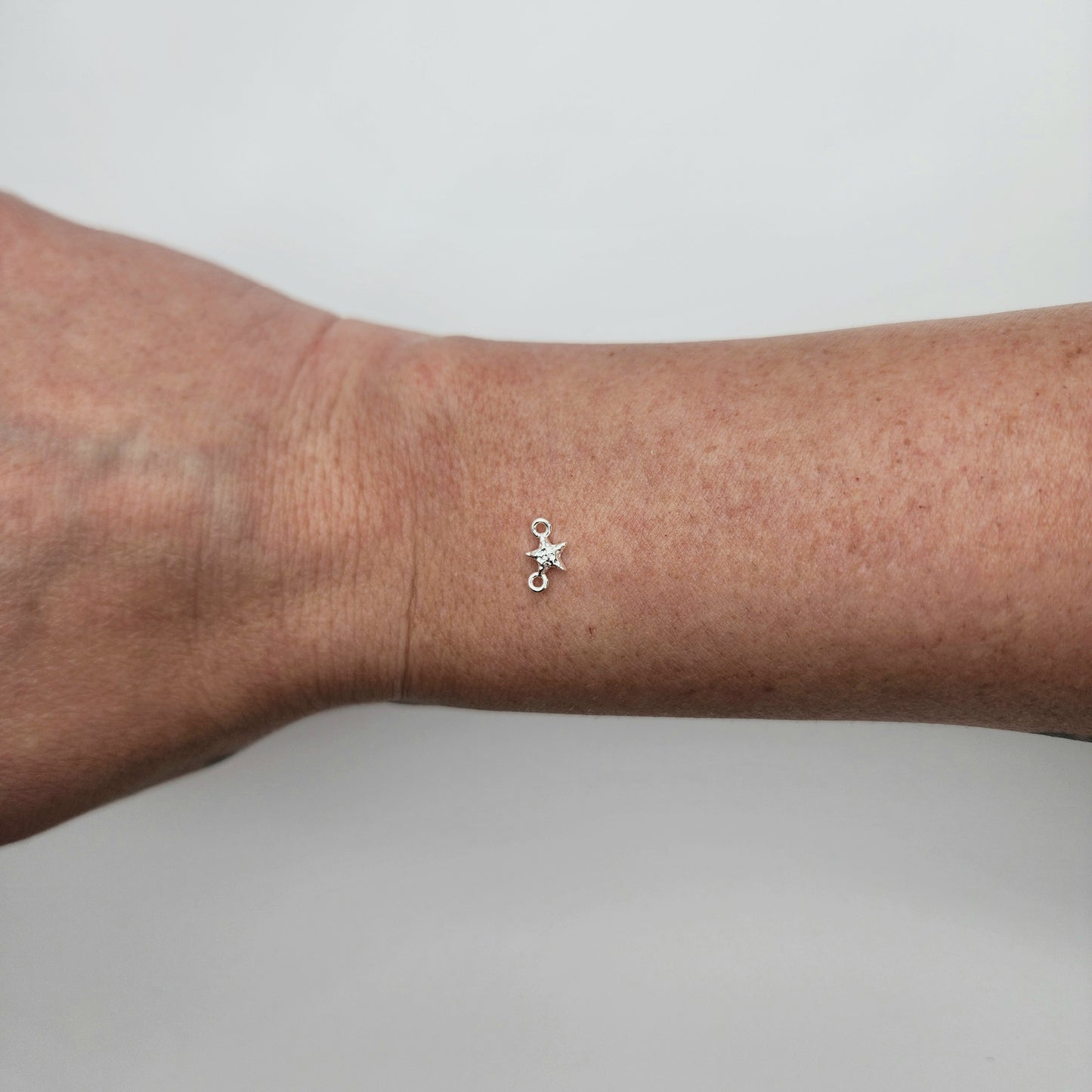 Silver sea star connector size