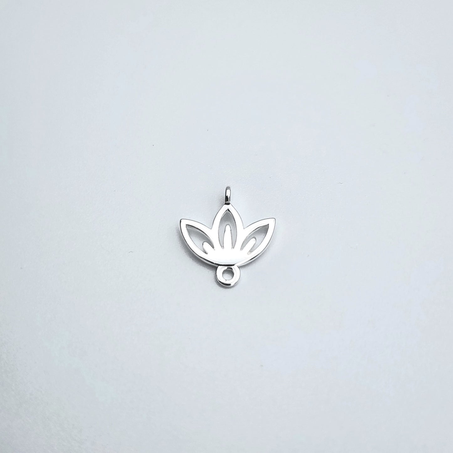 Silver lotus connector
