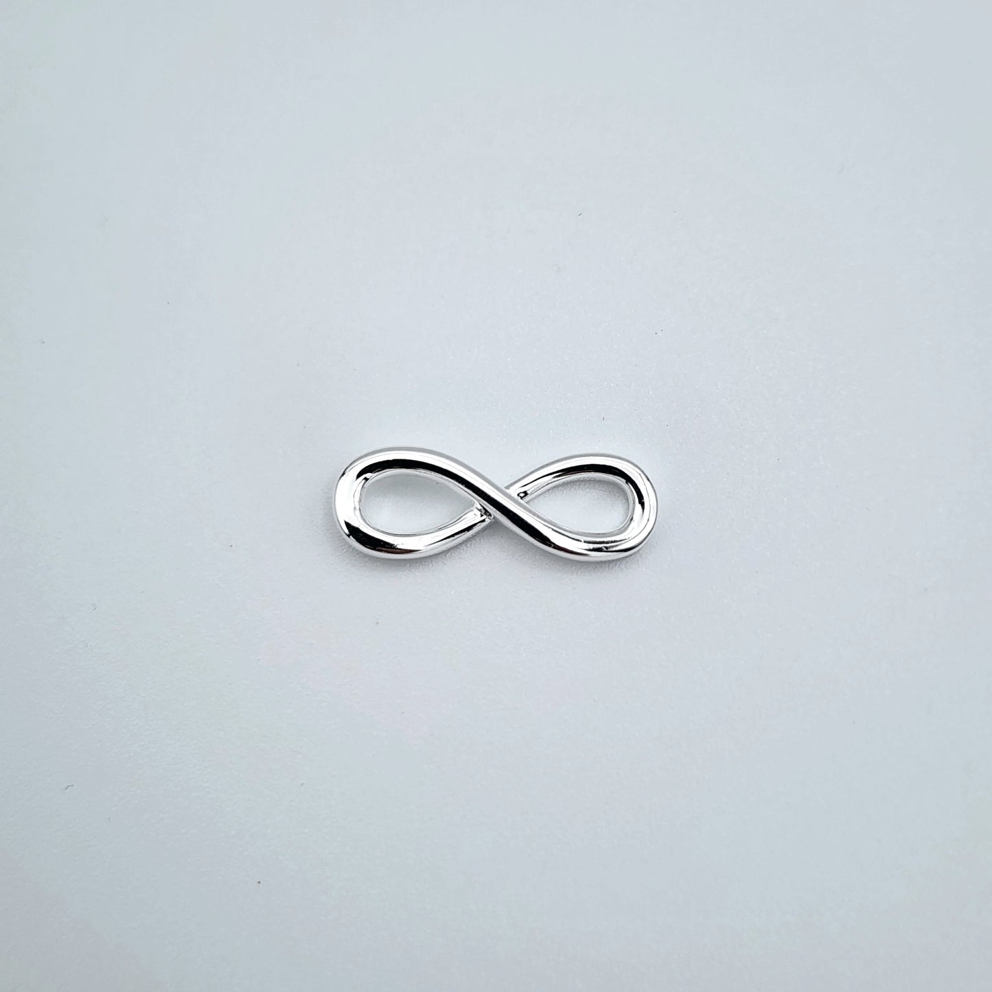 Silver infinity connector