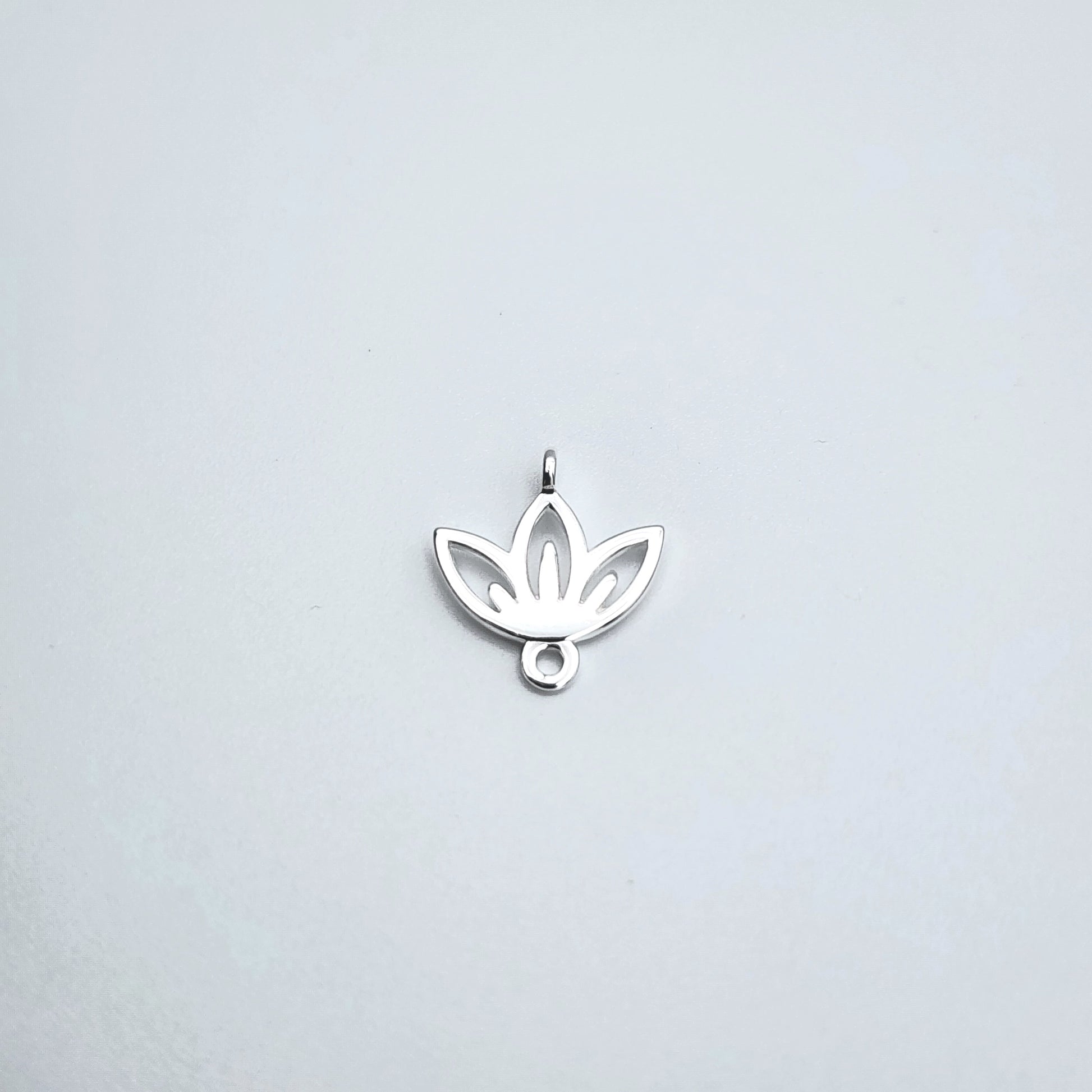 Silver lotus connector
